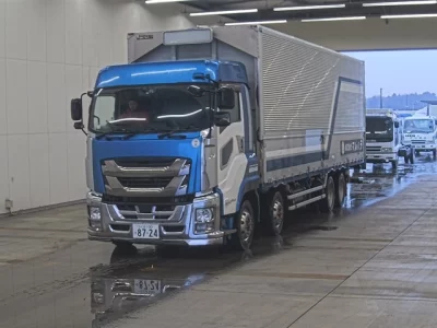 Isuzu Giga