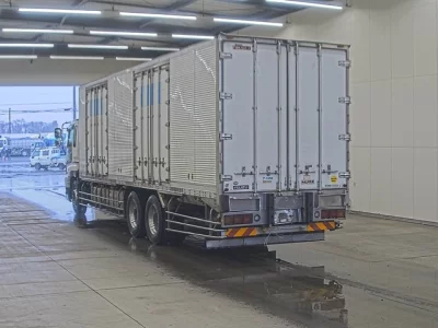 Isuzu Giga