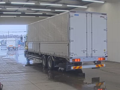 Isuzu Giga