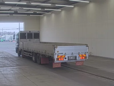 Isuzu Giga