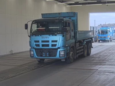 Isuzu Giga