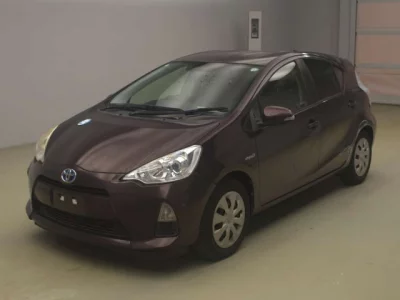 Toyota AQUA  с аукциона в Японии