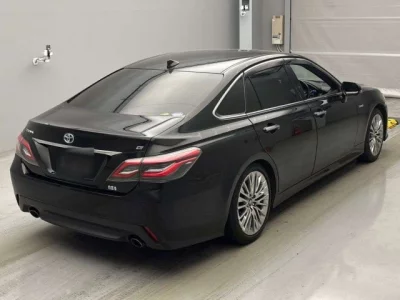 Toyota CROWN  с аукциона в Японии