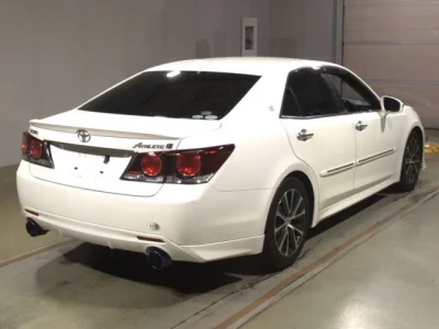 Toyota CROWN  с аукциона в Японии