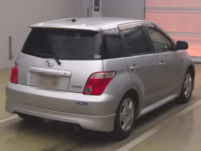 Toyota IST  с аукциона в Японии