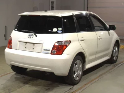 Toyota IST  с аукциона в Японии
