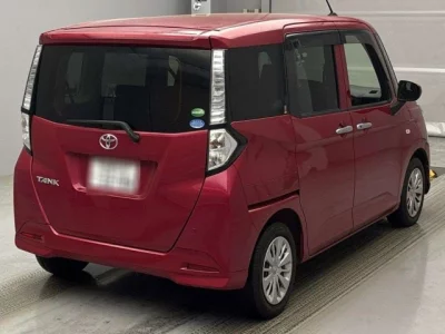 Toyota TANK