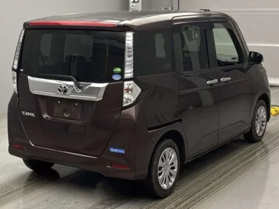 Toyota TANK