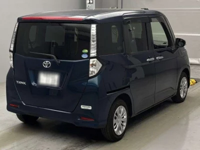 Toyota TANK