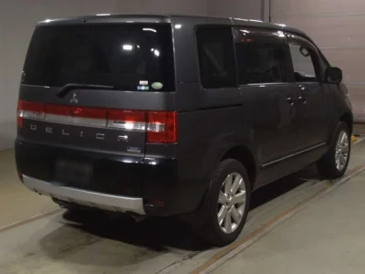 Mitsubishi Delica D:5