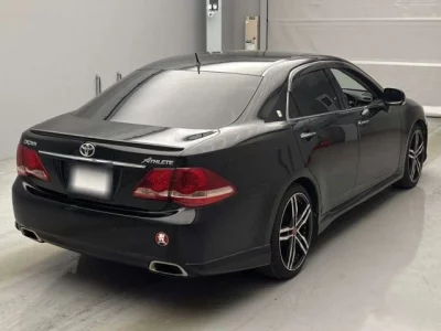 Toyota CROWN  с аукциона в Японии