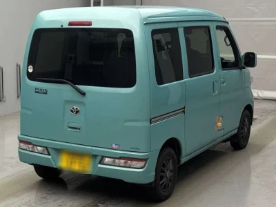 Toyota Pixis Van