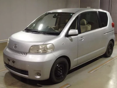 Toyota PORTE  с аукциона в Японии