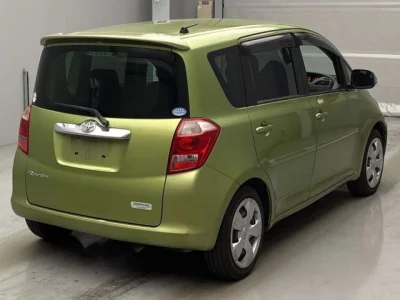 Toyota RACTIS  с аукциона в Японии