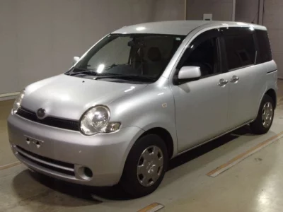 Toyota SIENTA  с аукциона в Японии