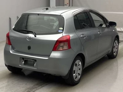 Toyota VITZ  с аукциона в Японии