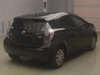 Toyota AQUA лот № 80532 оценка 3  с аукциона в Японии 1