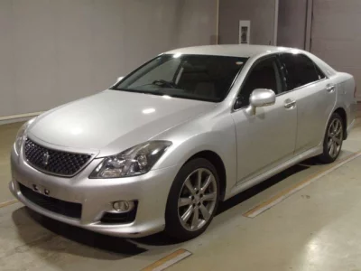 Toyota CROWN  с аукциона в Японии