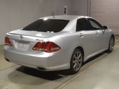 Toyota CROWN  с аукциона в Японии