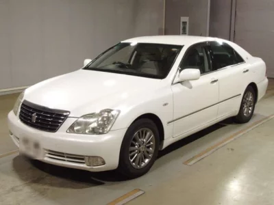 Toyota CROWN  с аукциона в Японии