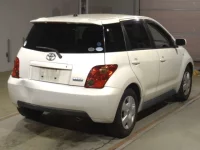 Toyota IST лот № 197 оценка RA  с аукциона в Японии 1