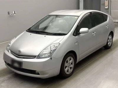 Toyota Prius  с аукциона в Японии