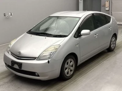 Toyota Prius  с аукциона в Японии