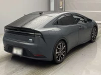 Toyota PRIUS PHV лот № 12381 оценка 4.5  с аукциона в Японии 1