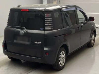 Toyota SIENTA  с аукциона в Японии
