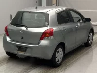 Toyota VITZ лот № 18144 оценка 3.5  с аукциона в Японии 1