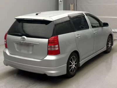 Toyota WISH  с аукциона в Японии