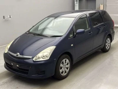 Toyota WISH  с аукциона в Японии