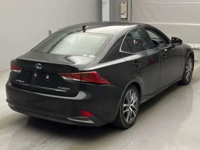 Lexus IS