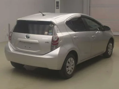 Toyota AQUA  с аукциона в Японии