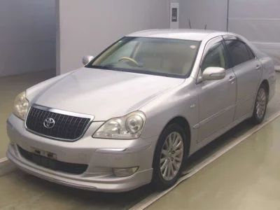 Toyota CROWN  с аукциона в Японии