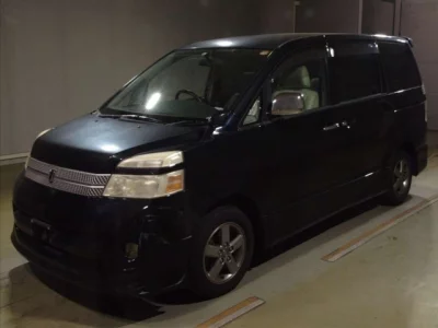 Toyota VOXY  с аукциона в Японии