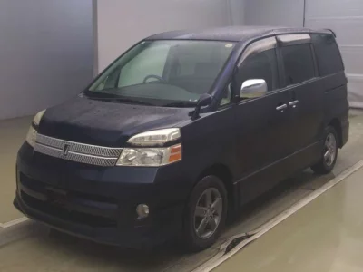 Toyota VOXY  с аукциона в Японии