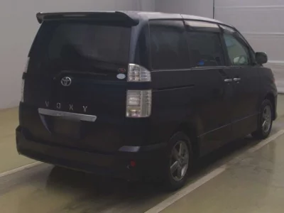 Toyota VOXY  с аукциона в Японии