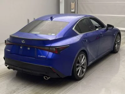 Lexus IS