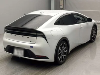 Toyota PRIUS PHV  с аукциона в Японии