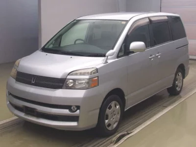 Toyota VOXY  с аукциона в Японии