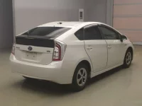 Toyota Prius лот № 80549 оценка R  с аукциона в Японии 1
