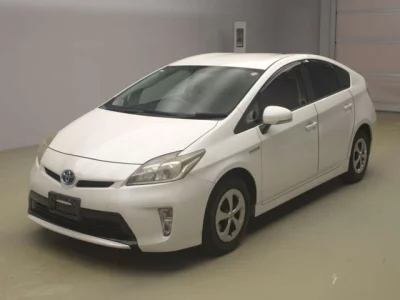 Toyota Prius  с аукциона в Японии