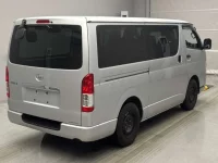 Toyota HIACE VAN лот № 62095 оценка 3  с аукциона в Японии 1