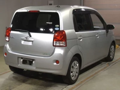 Toyota PORTE  с аукциона в Японии