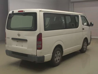 Toyota HIACE VAN  с аукциона в Японии