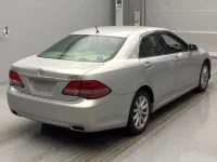 Toyota CROWN лот № 4304 оценка R  с аукциона в Японии 1