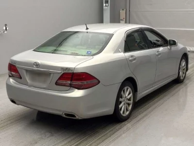 Toyota CROWN  с аукциона в Японии