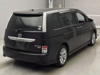 Toyota ISIS лот № 4017 оценка 3.5  с аукциона в Японии 1