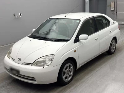 Toyota Prius  с аукциона в Японии